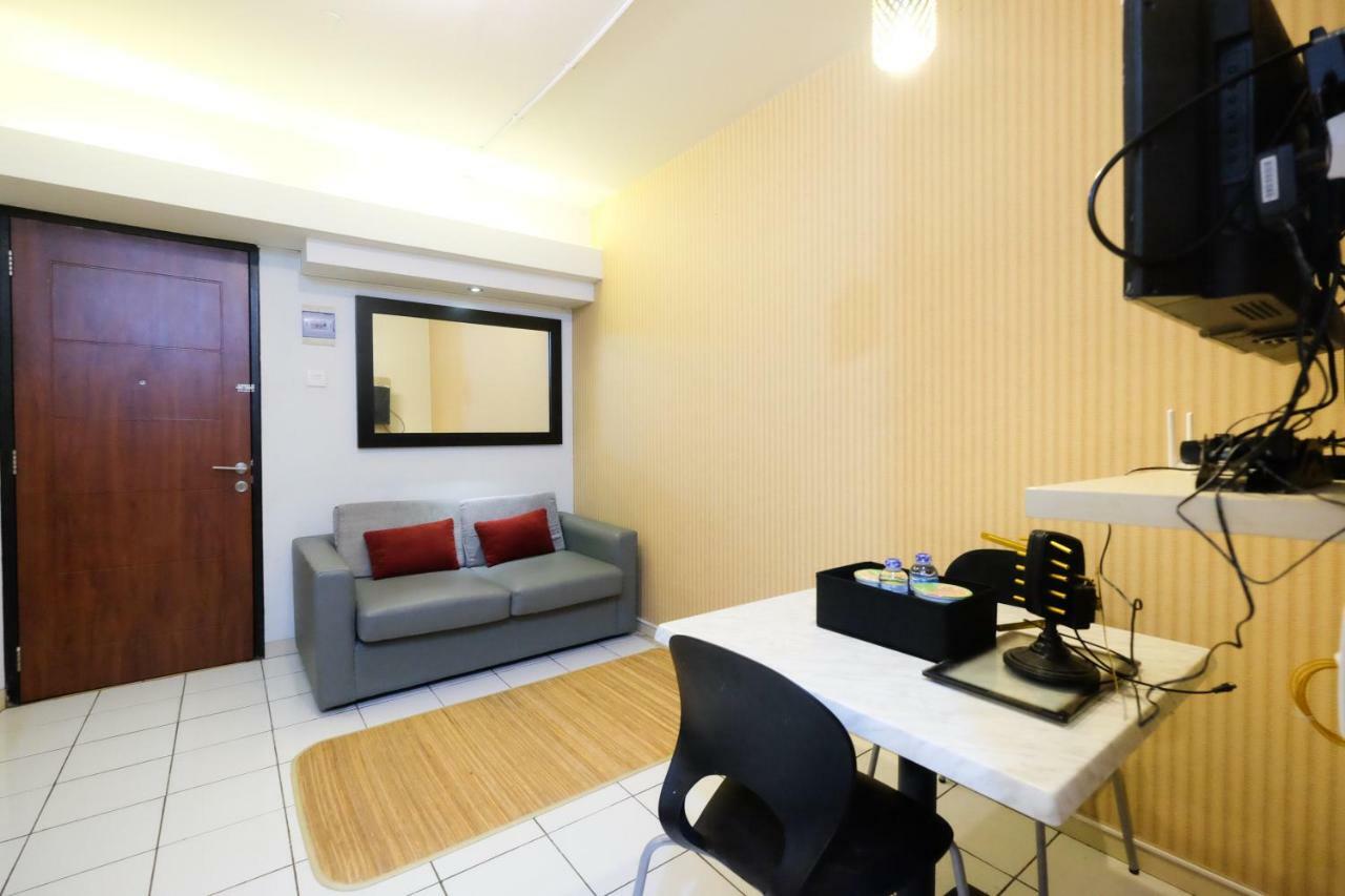 Homey And Simply 2br Kebagusan By Travelio Apartment