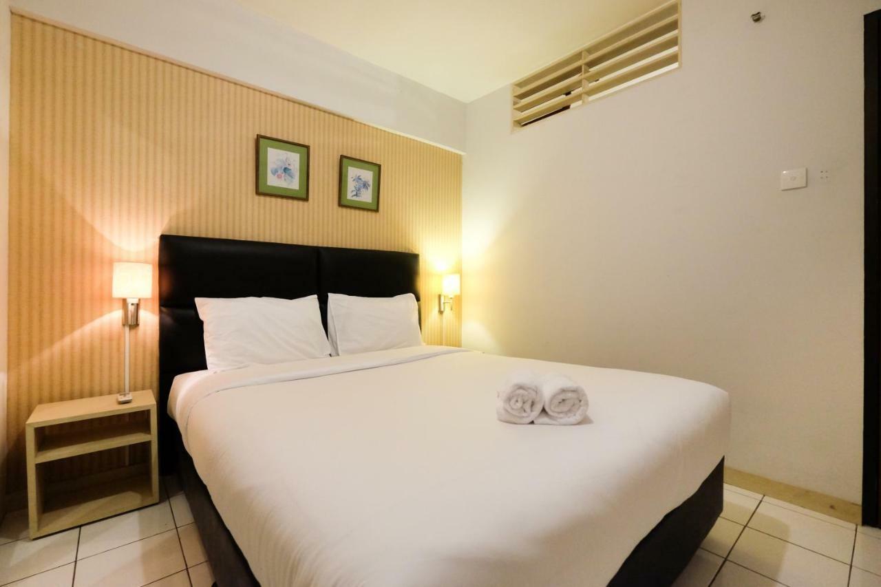 Homey And Simply 2br Kebagusan By Travelio Apartment